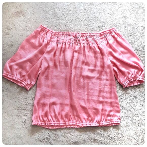 Violet & Claire Pink Off Shoulder Silky Blouse Size M - Picture 6 of 8